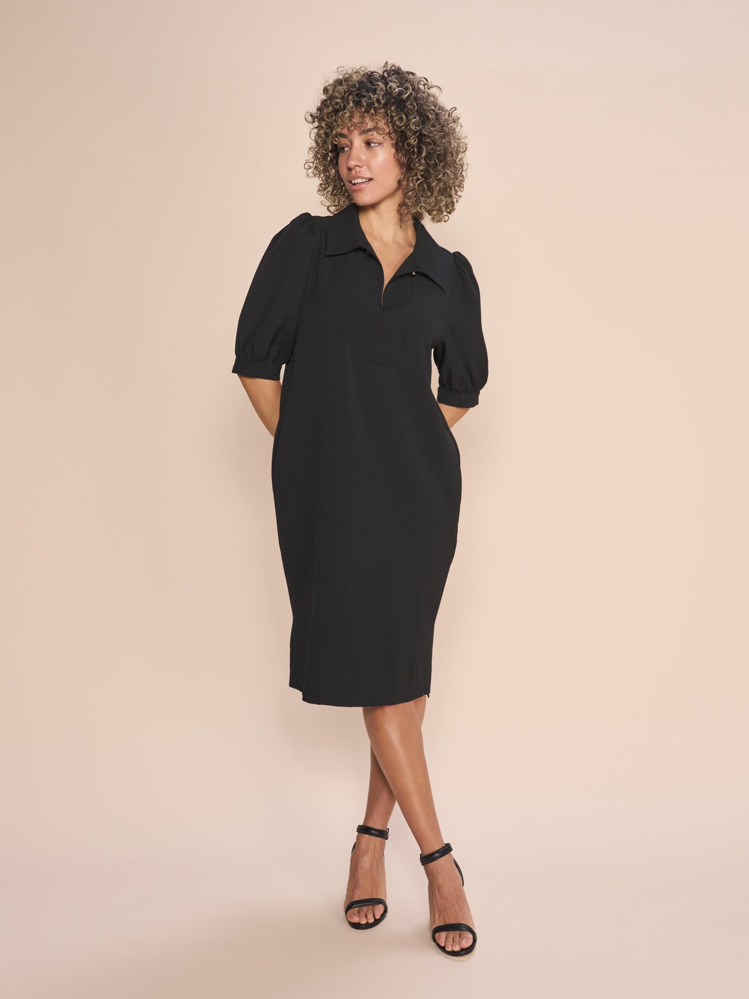 Modelshot / Black / Detail